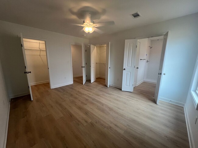 Building Photo - Newly built 3 bedroom 2 bathroom in East T...