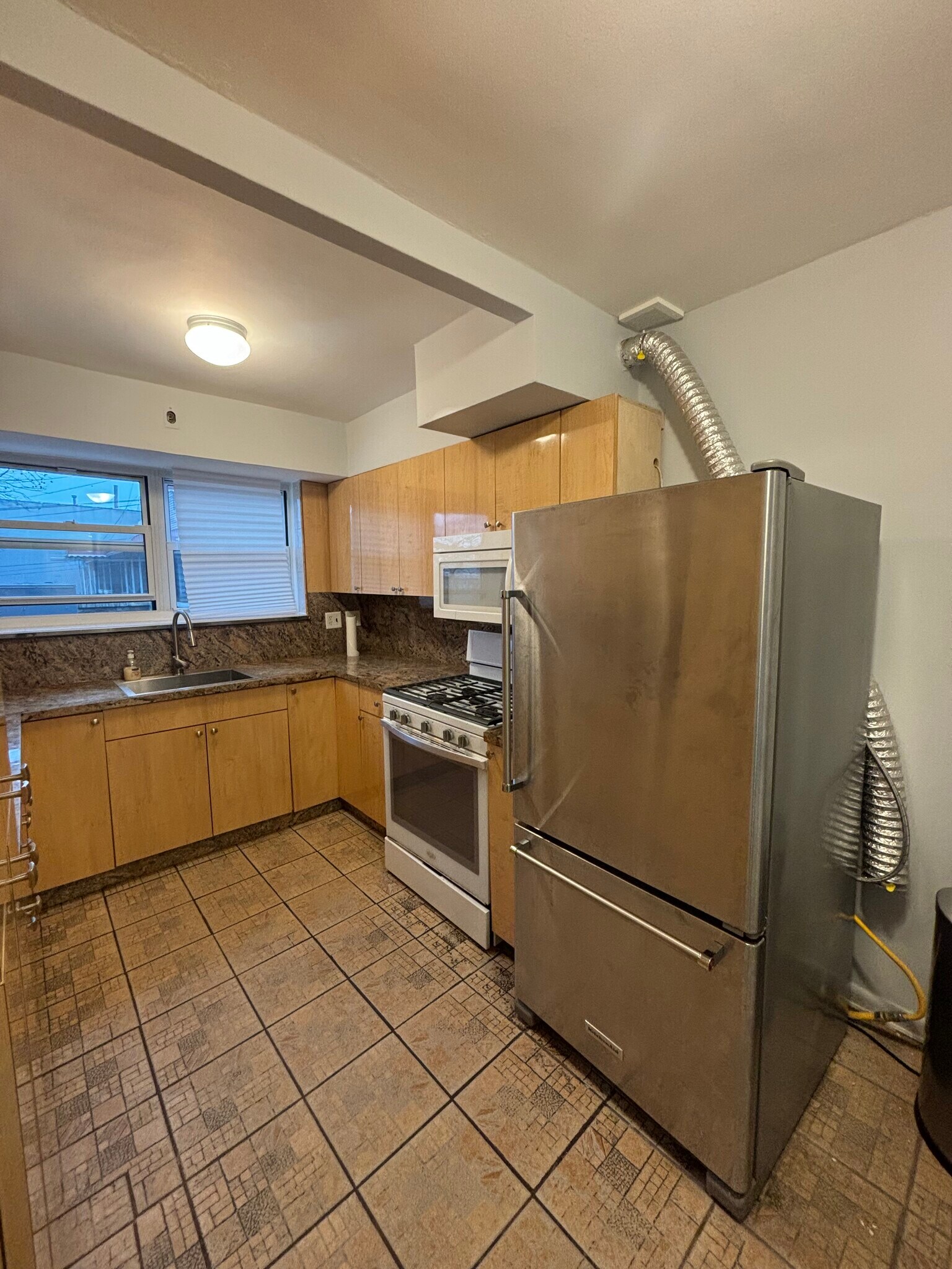 Building Photo - 2090 Bragg St