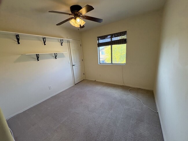 Building Photo - East side beauty 4 bedrooms