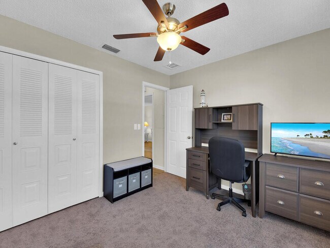 Building Photo - 6815 Sandtrap Dr