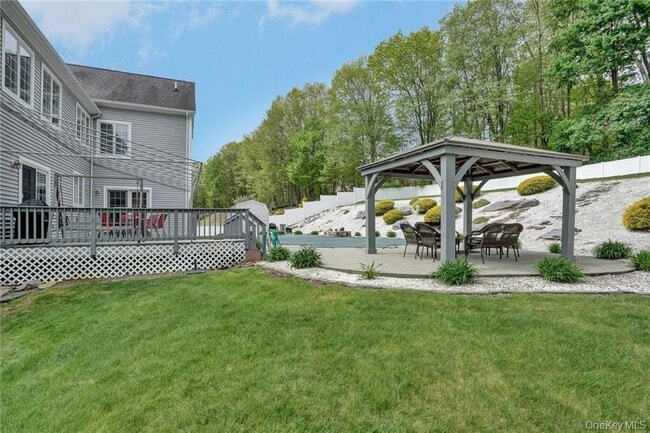 Building Photo - 17 Waring Dr