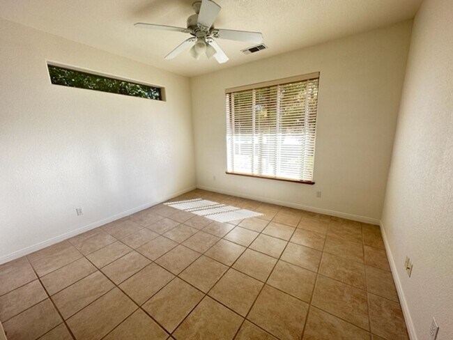 Building Photo - HOUSE - VILLAGE OF OAK CREEK