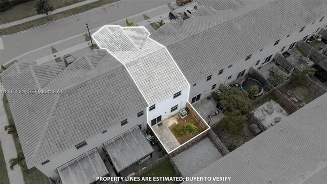 Building Photo - 2619 SE 11th St