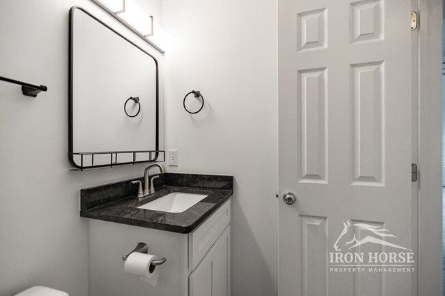 Building Photo - 1030 Hunter Trail