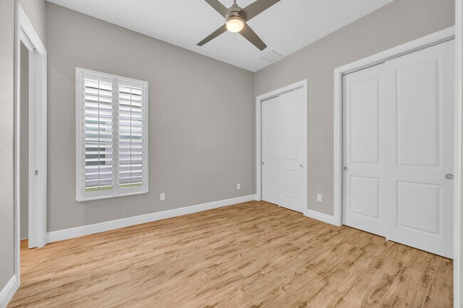 Building Photo - 4720 SW Ardsley Dr
