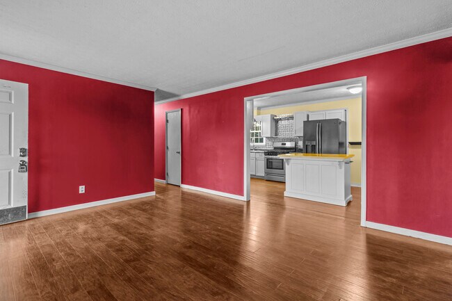 Building Photo - 214 Manchester Rd