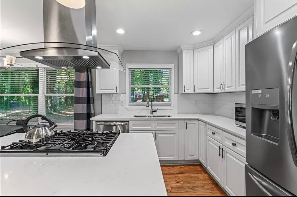 Building Photo - 179 Oak Dr SW