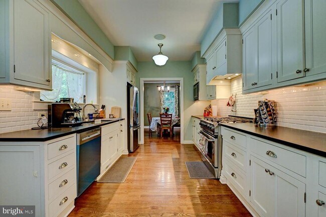 Building Photo - 353 Cherry Hill Rd