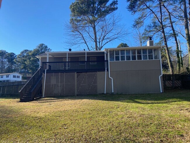 Building Photo - 600 20th Ct NE Center Point, AL 35215