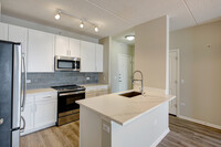 Building Photo - 1155 Museum Blvd