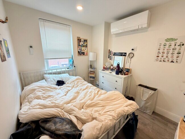 Building Photo - 46 Melrose St