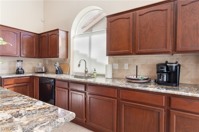 Building Photo - 905 Buffwood Ave