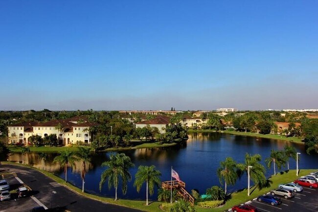 Building Photo - 250 Jacaranda Dr