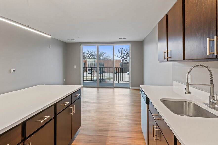 Building Photo - 8041 W Bluemound Rd