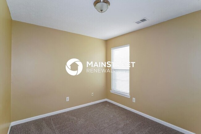 Building Photo - 3 Bedroom Pet-Friendly Home in Nashville, TN with Main Street Renewal