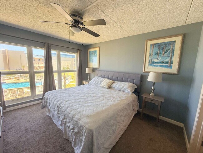 Building Photo - Furnished Tradewinds Condo!
