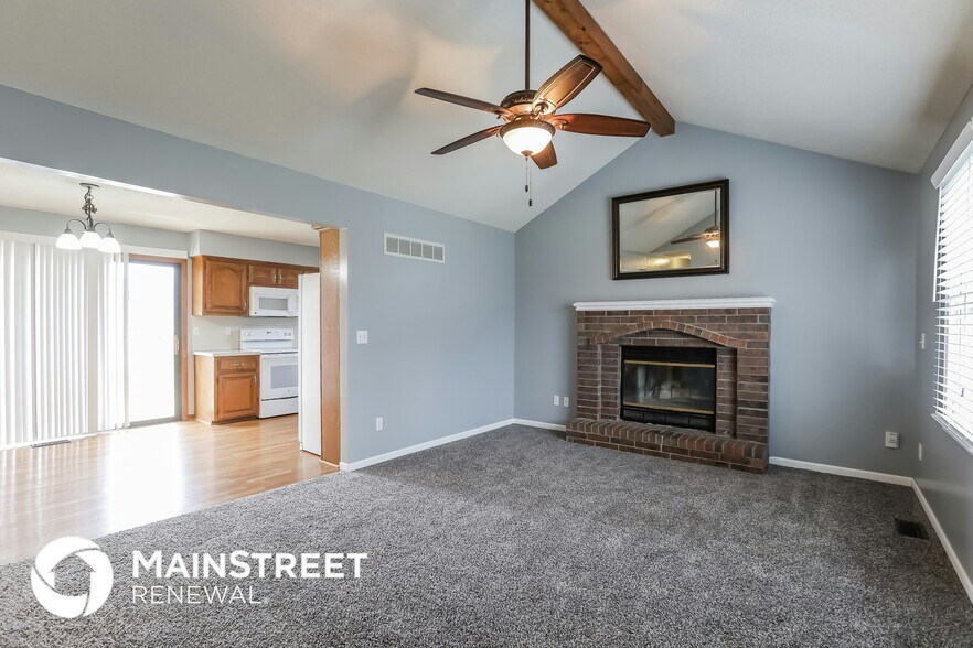 Building Photo - 1224 NE Hendrix Dr