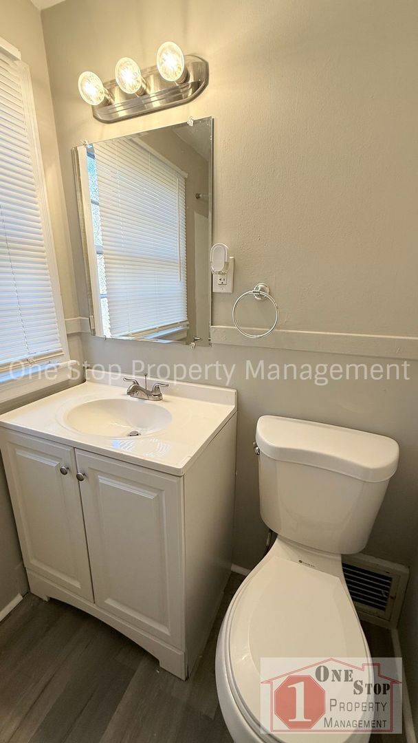 Building Photo - Beautiful 3 Bedroom 2 Bathroom in Kansas City