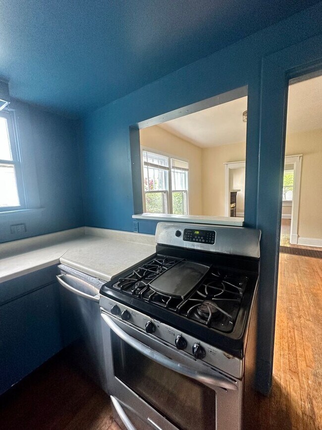 Building Photo - 505 Ingleside Dr