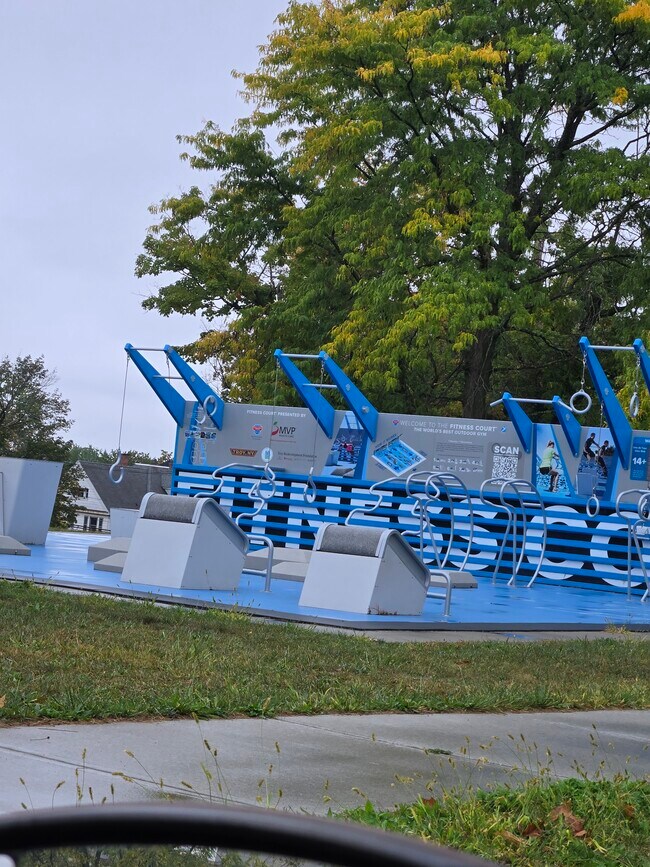 Building Photo - 102 11th St