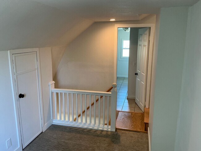 Building Photo - Beautiful 4 Bedroom 2 Bath Home in Old Tow...