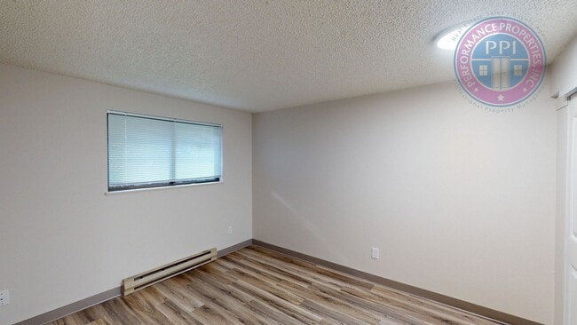 Building Photo - tuf8640