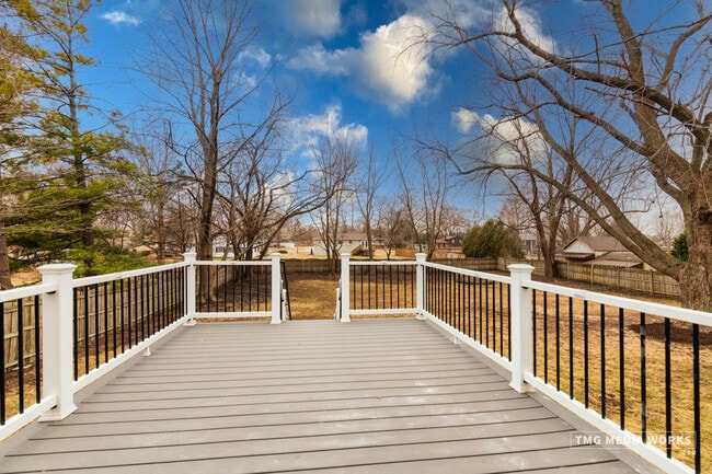 Building Photo - 24331 Davids Ct