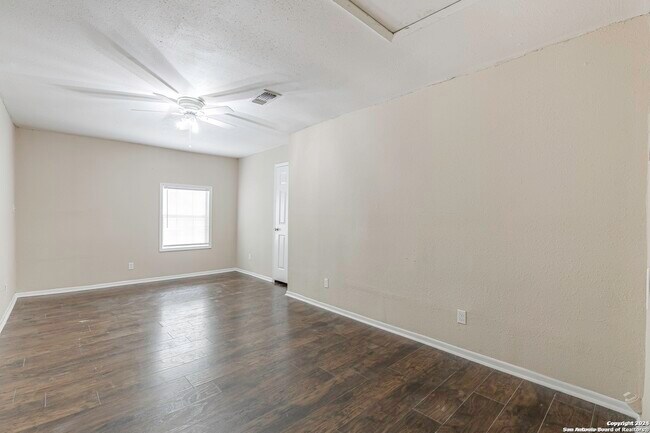 Building Photo - 4111 Sunrise Terrace Dr