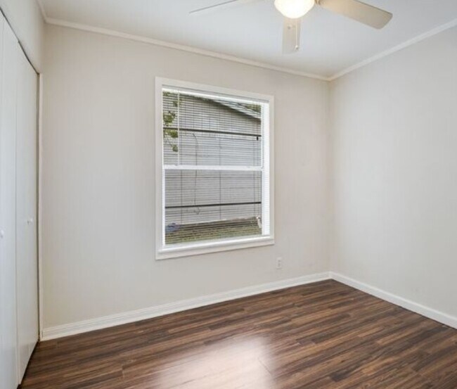 Building Photo - 707 Sprucewood Ln