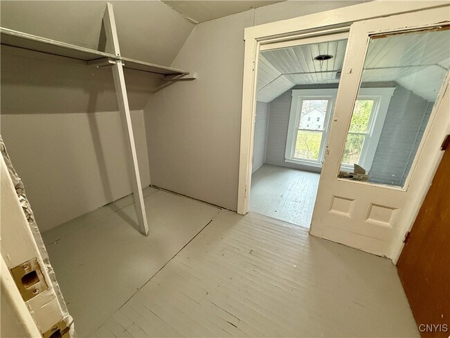 Building Photo - 367 Furman St