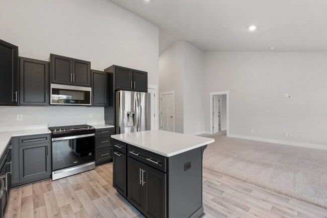 Building Photo - Beautiful 4 Bedroom Home