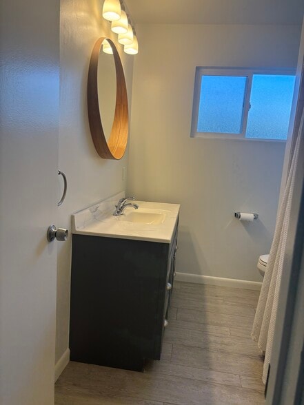 Common Full bathroom - 3133 N 4th Ave