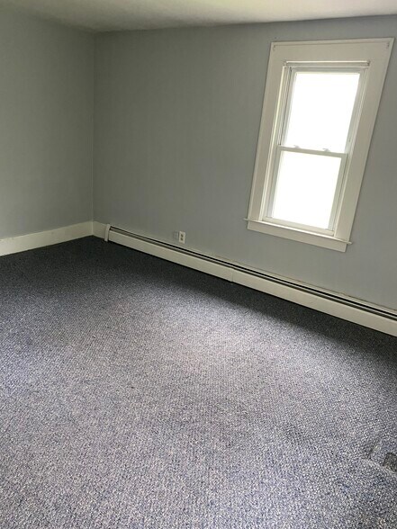 Building Photo - 5616 Bear Rd