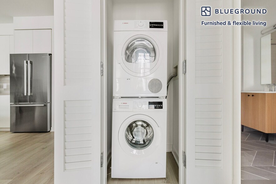 Building Photo - 135 York St