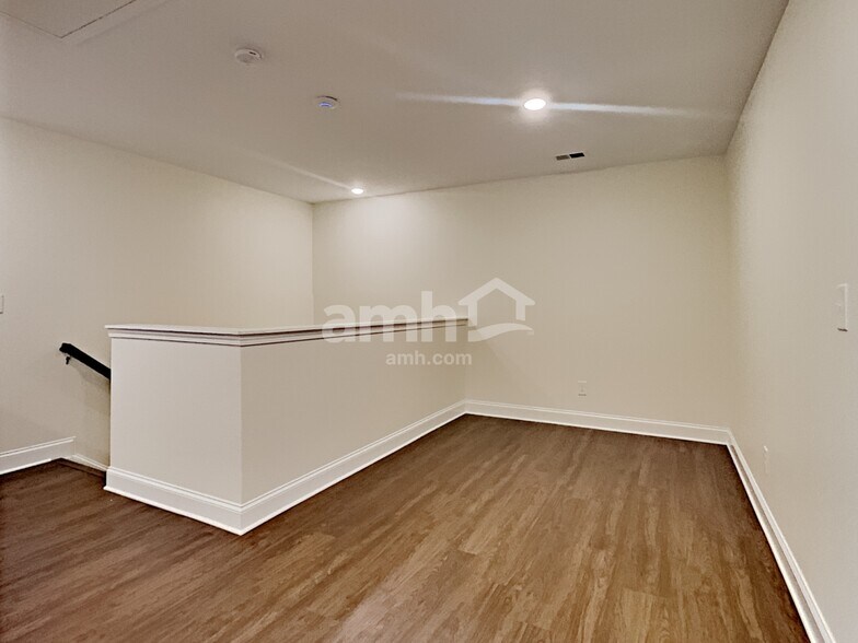 Building Photo - 588 Woodall Rd