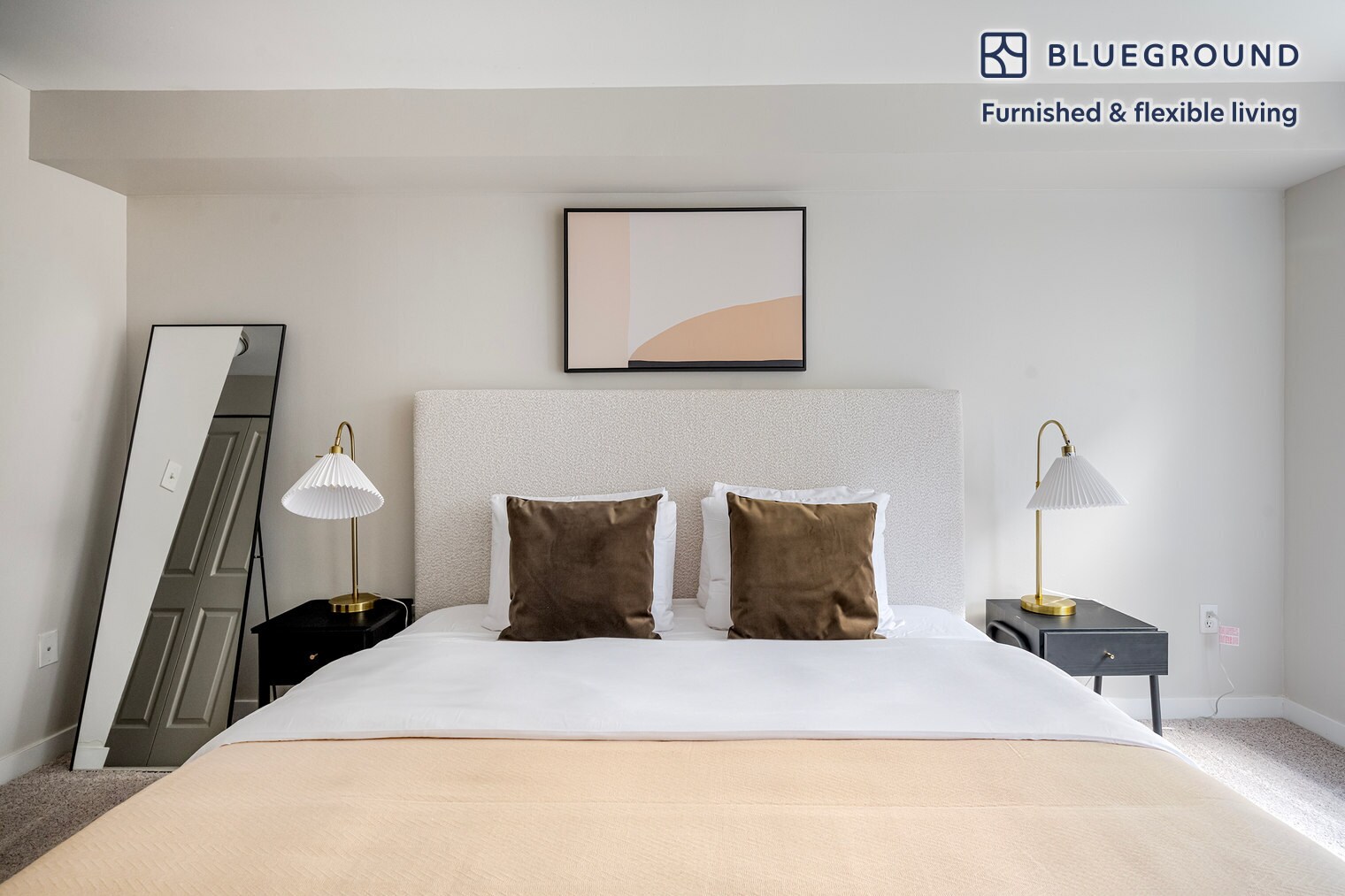 Building Photo - 526 Yale Ave N