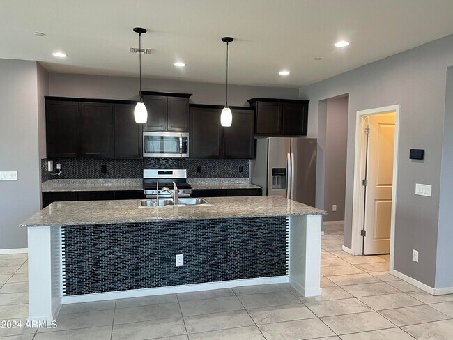 Building Photo - 2018 N 213th Dr