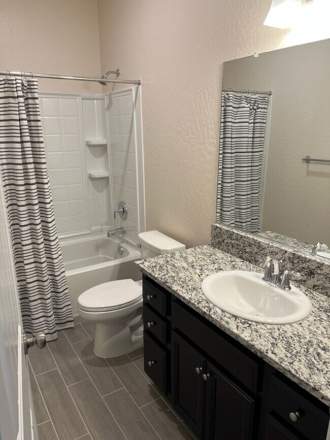 Building Photo - Lennar Ironsides 3 Bed 2 Bath AVAILABLE FOR RENT NOW!