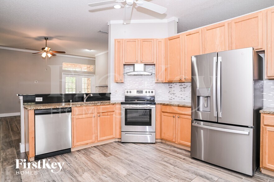 Building Photo - 2352 Chartley Ln S