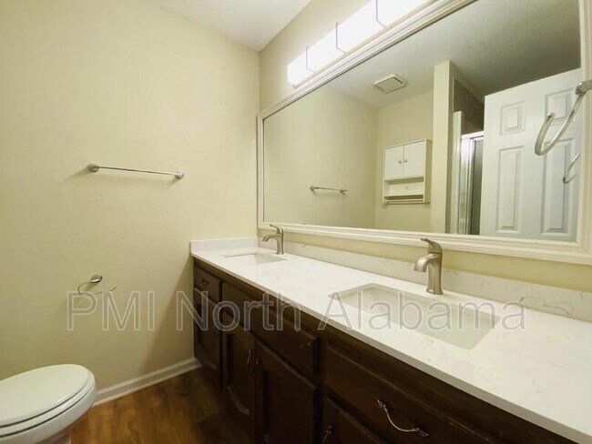 Building Photo - 212 Elton Cir S