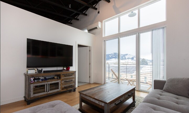 Building Photo - 611 Nikles Dr