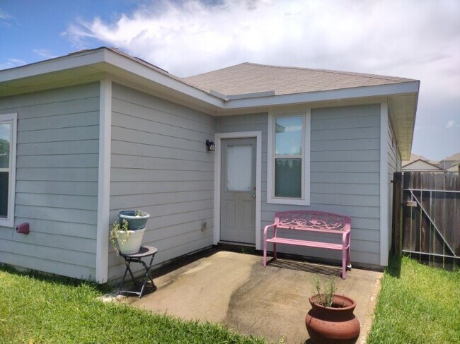Building Photo - 25392 Northpark Lake Dr