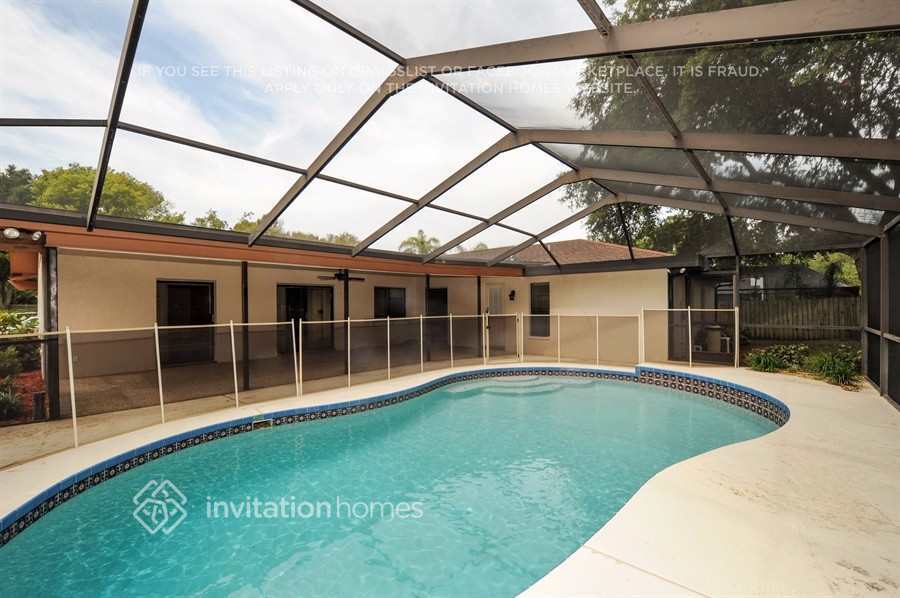 Building Photo - 500 Hadley Dr