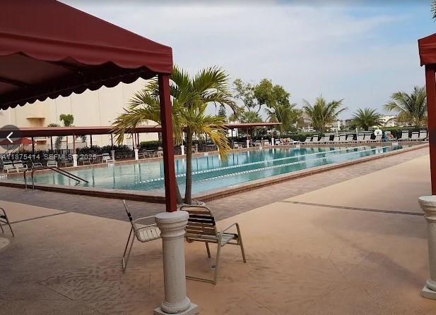 Building Photo - 37 Brighton A