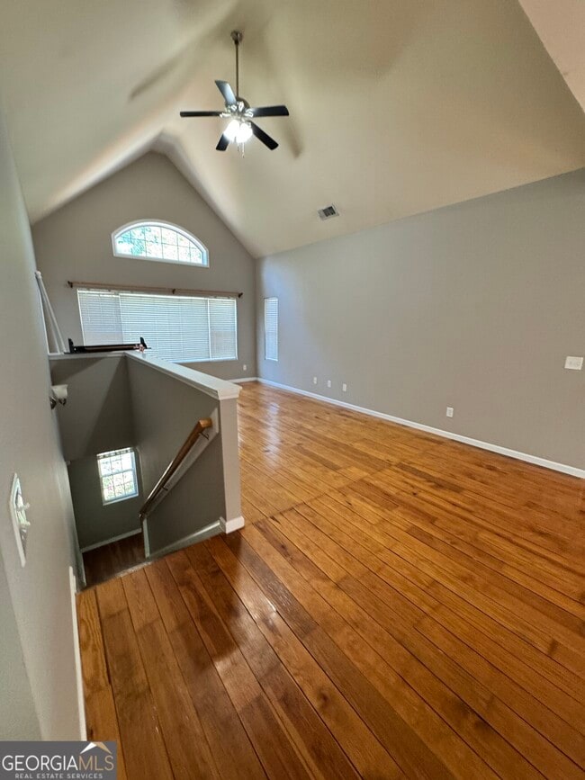 Building Photo - 376 Pointe Cir