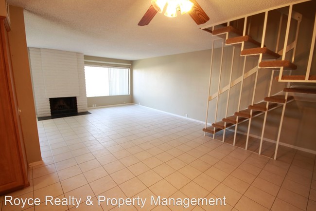 Building Photo - 3 br, 2.5 bath House - 7988 Playmor Terrace