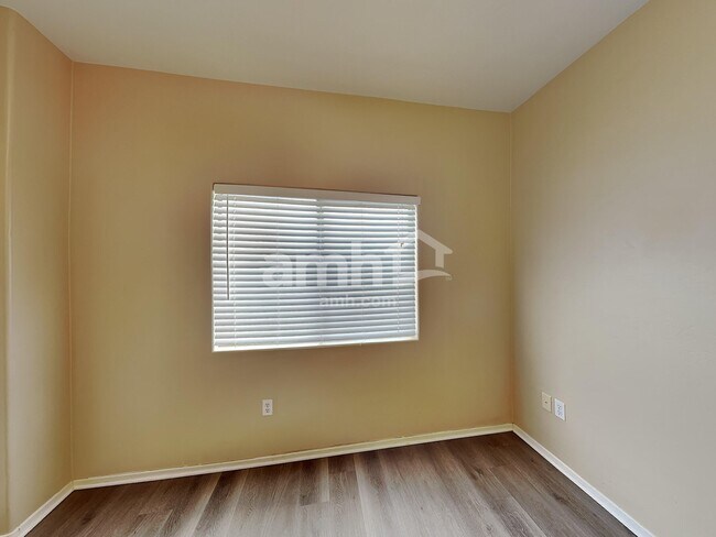 Building Photo - 1990 E Vera Cruz Vis