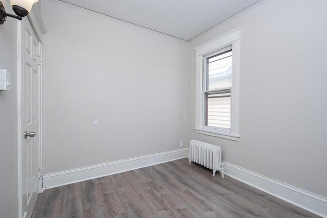 Building Photo - 433 Hamilton St