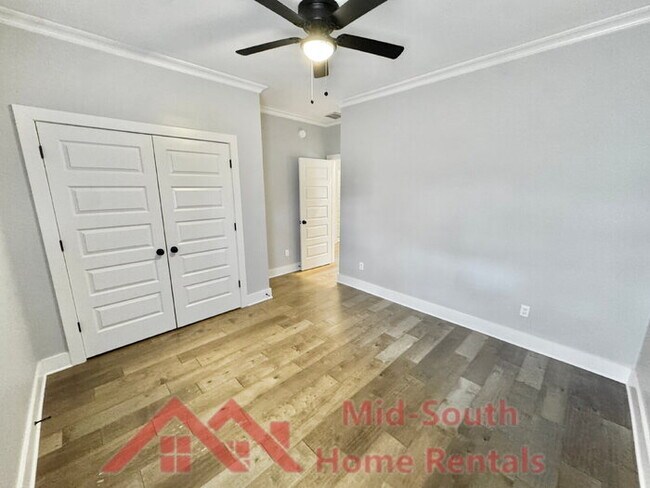 Building Photo - 441 Josephine St