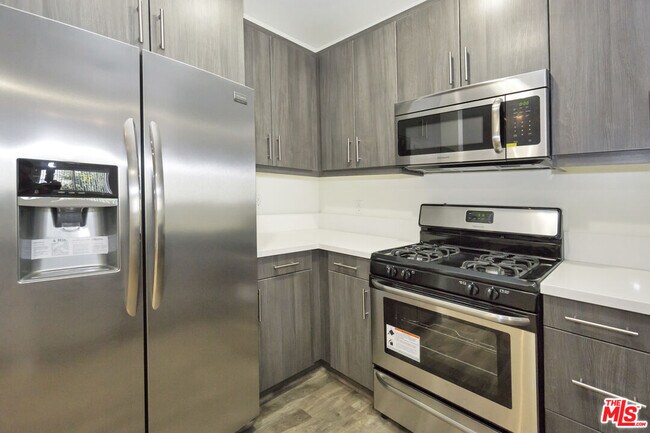 Building Photo - 6925 Knowlton Pl